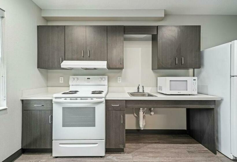 إستوديو ديلوكس, Ocala Suites