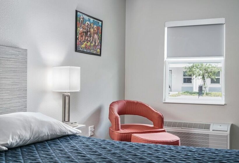 디럭스 스튜디오, Ocala Suites
