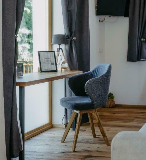 Апартаменты 1 Спальня Вид на Бассейн, Weinberg Chalet 2