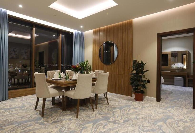 סוויטה מלכותית, Cantonal Hotel By Warwick