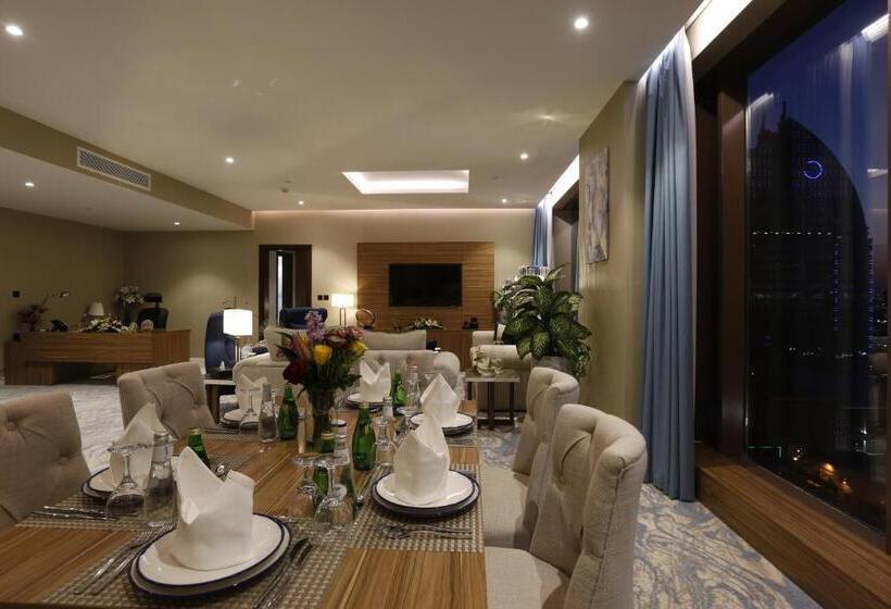 סוויטה מלכותית, Cantonal Hotel By Warwick