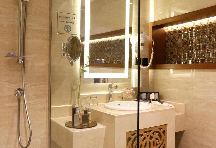 סוויטה מלכותית, Cantonal Hotel By Warwick