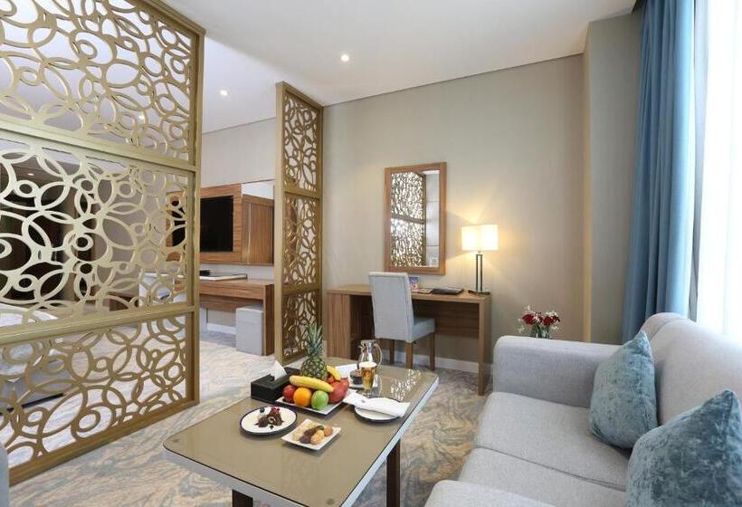 סוויטת ג'וניור, Cantonal Hotel By Warwick