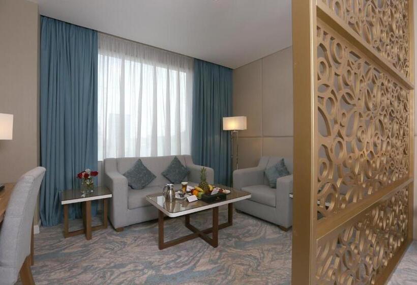 סוויטת ג'וניור, Cantonal Hotel By Warwick