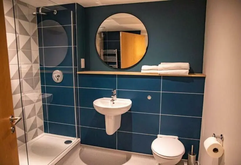 Standard Kolmen Hengen Huone, The Lake House