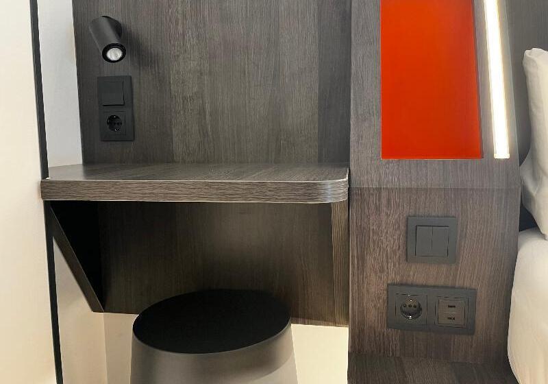 غرفة قياسية, HS Madrid Centro Atocha