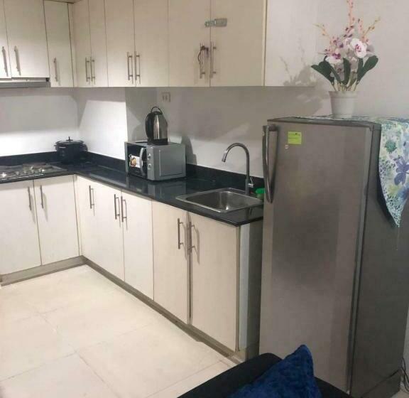 إستديو قياسى مزود بشرفة, Yhanz Z Sea Residences