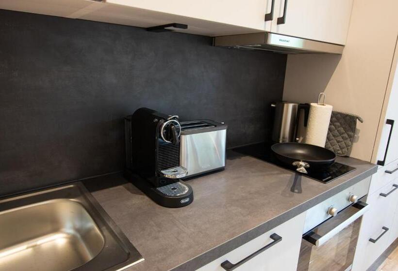 ガーデンビューのスタンダードワンルーム, Livin63 Studio Apartments