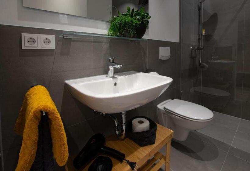 ガーデンビューのスタンダードワンルーム, Livin63 Studio Apartments