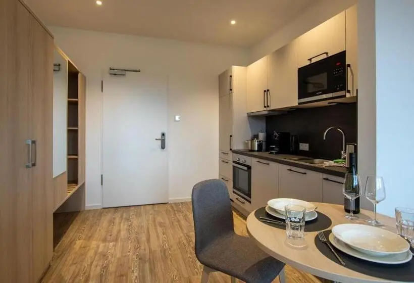 Superior-studio, Livin63 Studio Apartments