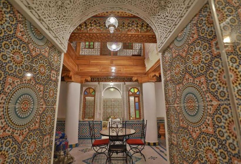اتاق لوکس سه تخته, Riad Fes Unique