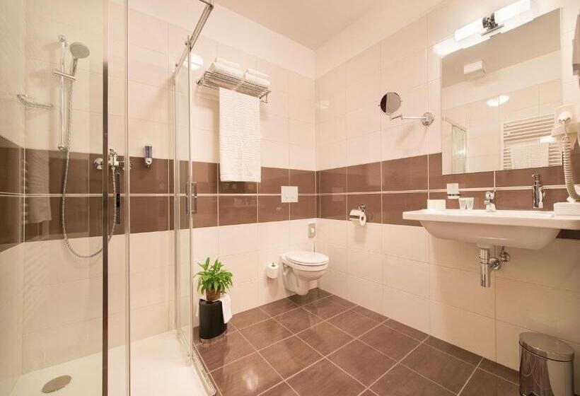 Полулюкс, Ea Hotel Kraskov