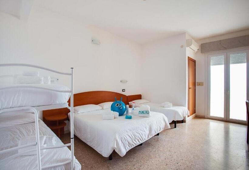 חדר סטנדרט לארבעה נוף לים, Adler