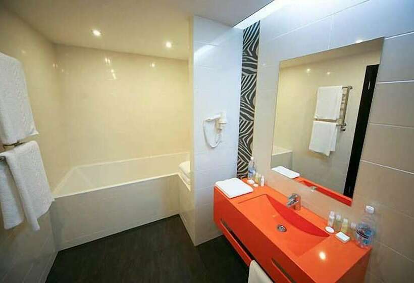 סוויטת סופריור, City Park Hotel By Chm