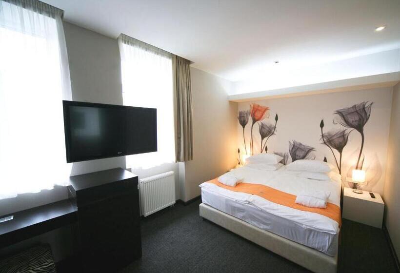 סוויטת פרמיום, City Park Hotel By Chm