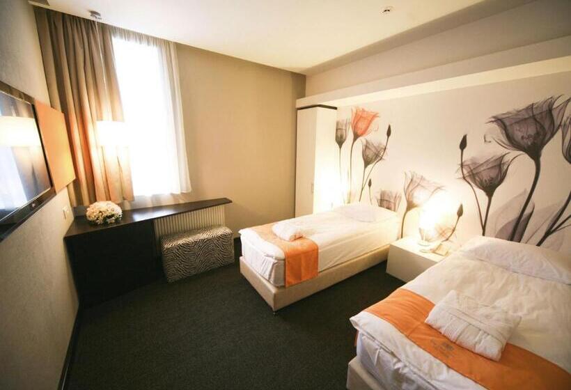 اتاق استاندارد, City Park Hotel By Chm