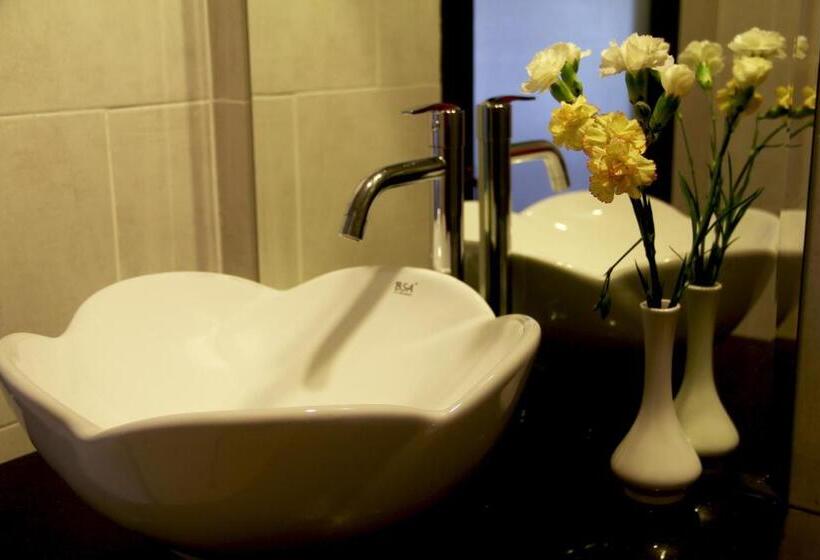 חדר דלוקס לשלושה, Cozy Boutique