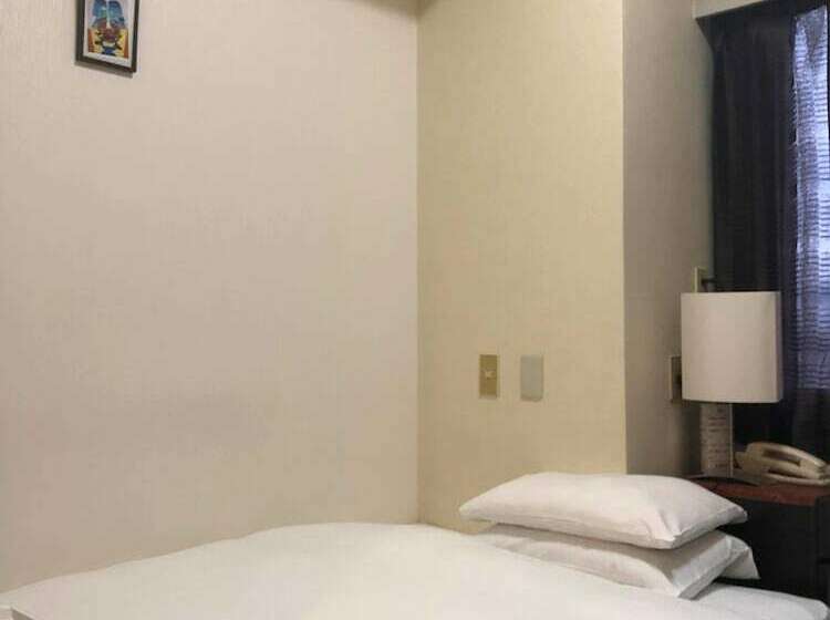 Номер Стандарт Индивидуальный, Hiroshima Ekimae Green