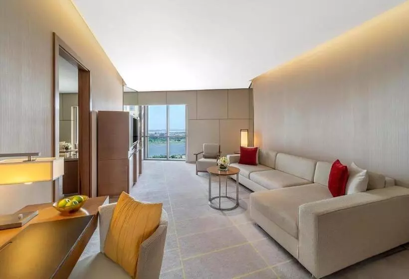 سوئیت کلاب, Hyatt Regency Dubai Creek Heights