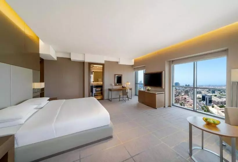 سوییت جونیور کلاب, Hyatt Regency Dubai Creek Heights