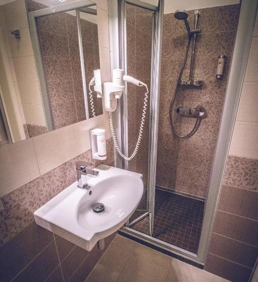 غرفة إقتصادية, Katerina