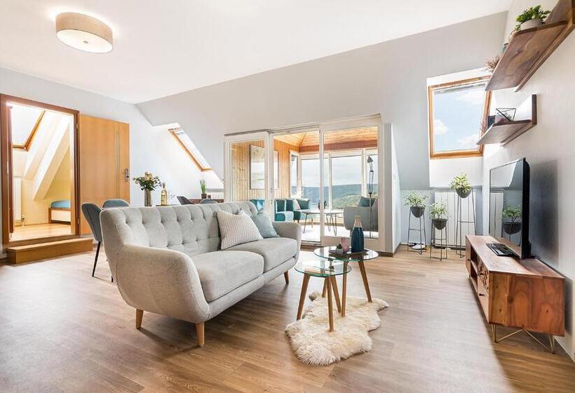 شقة دور أخير غرفة نوم واحدة, Katerina