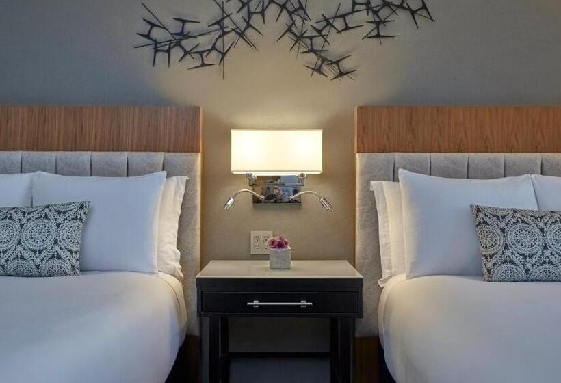 프리미엄 룸, Loews Chicago