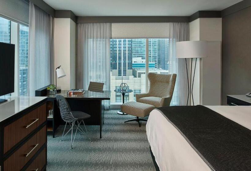 스탠다드 룸 킹사이즈 침대, Loews Chicago