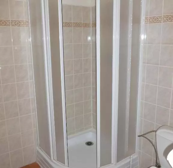 اتاق استاندارد یک نفره, Penzion šenk Pardubice