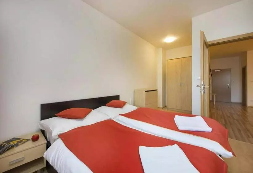 Standard Studio, Spolcentrum