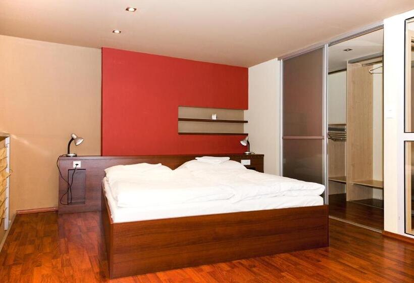 １ベッドルームドゥプレックスアパートメント, Spolcentrum