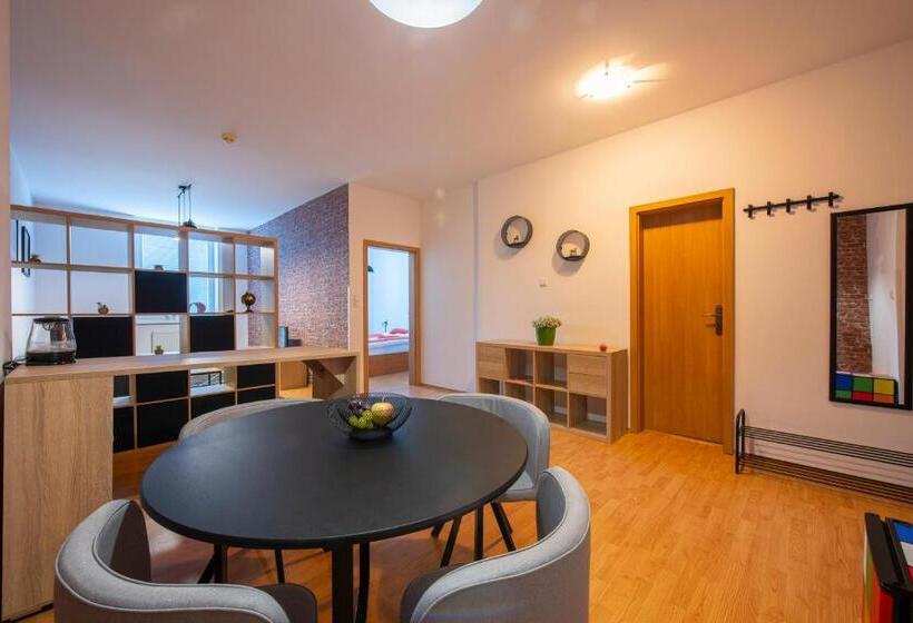 １ベッドルームのデラックスアパートメント, Spolcentrum