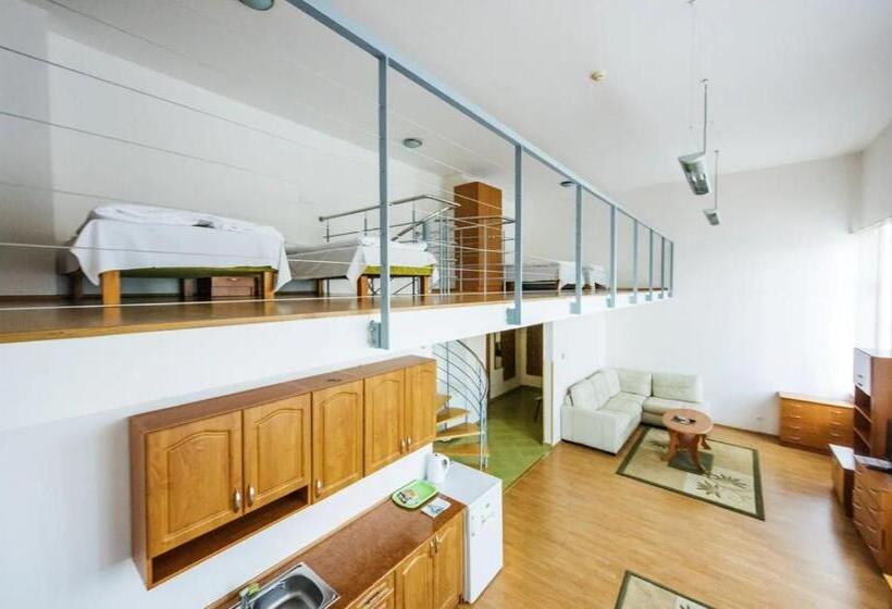 スイート（家族用）, Spolcentrum