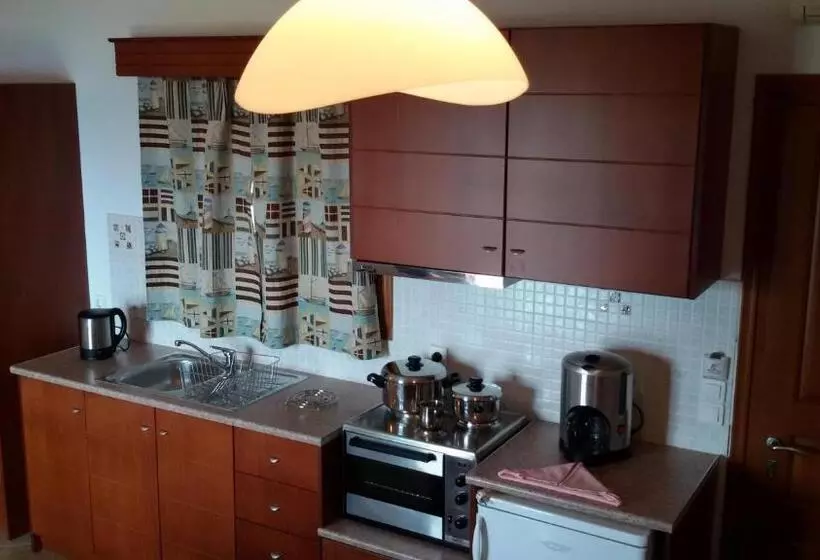 Studio Standard, Thalina