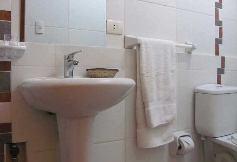 スタンダードトリプルルーム, Kuska Hostal