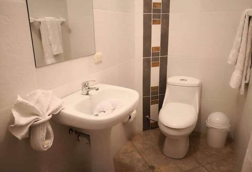 スタンダードトリプルルーム, Kuska Hostal