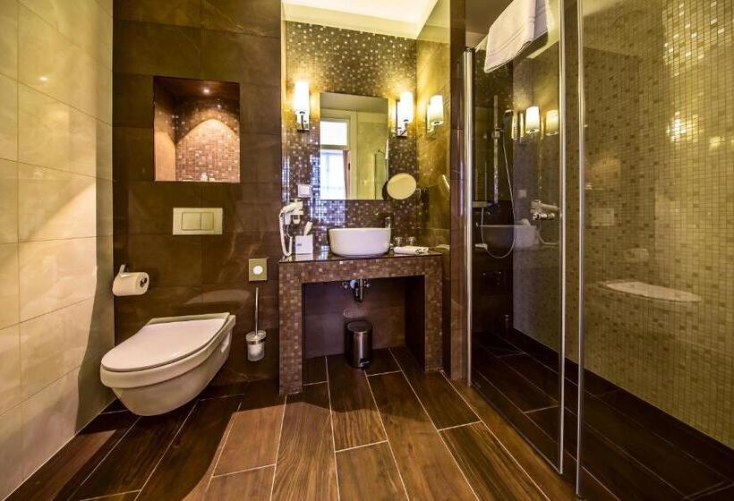 سوییت پرستیژ, Prestige Hotel Budapest