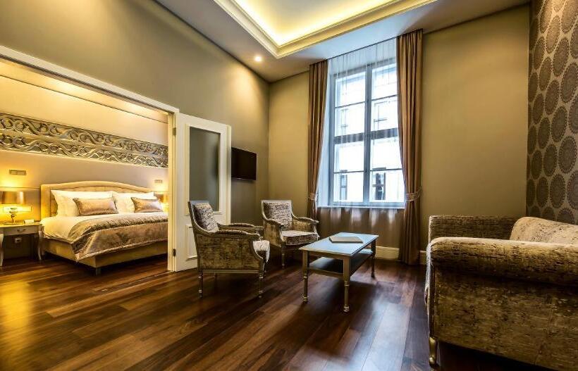 سوییت پرستیژ, Prestige Hotel Budapest