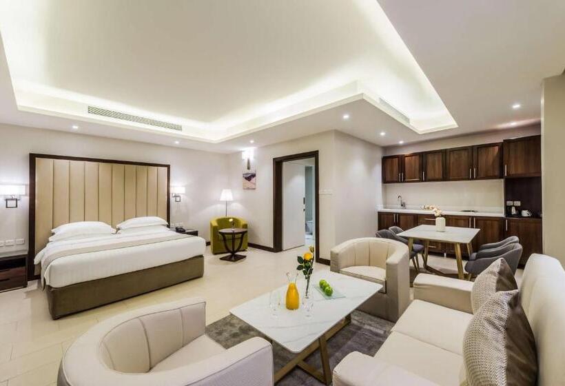 Полулюкс, Best Western Plus Al Qurayyat City Center