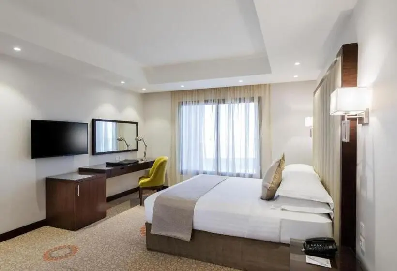 キングサイズベッドのデラックスルーム, Best Western Plus Al Qurayyat City Center