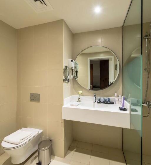 اتاق لوکس با تخت بزرگ, Best Western Plus Al Qurayyat City Center