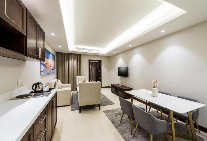 Королевский Люкс, Best Western Plus Al Qurayyat City Center