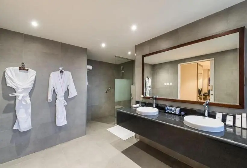 ロイヤルスイート, Best Western Plus Al Qurayyat City Center
