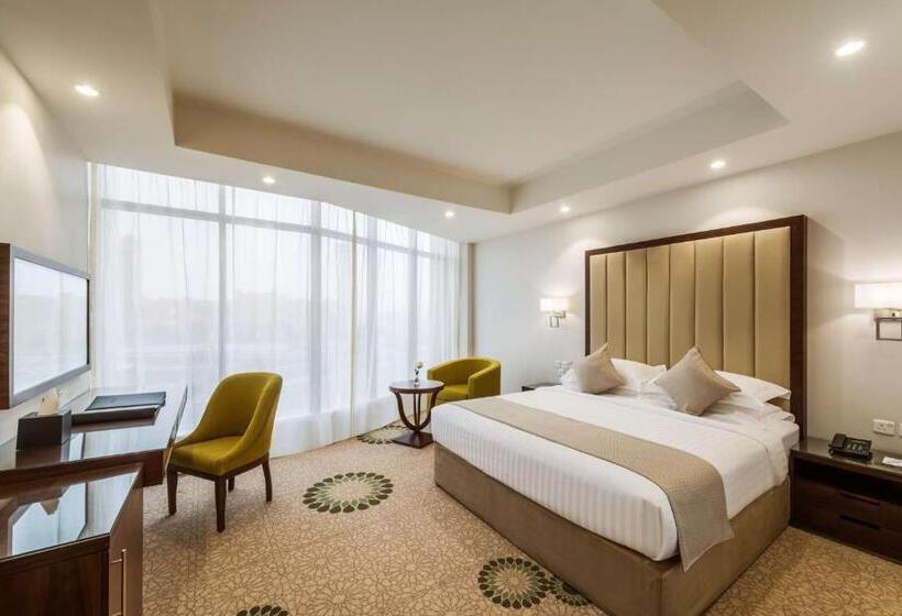 Королевский Люкс, Best Western Plus Al Qurayyat City Center