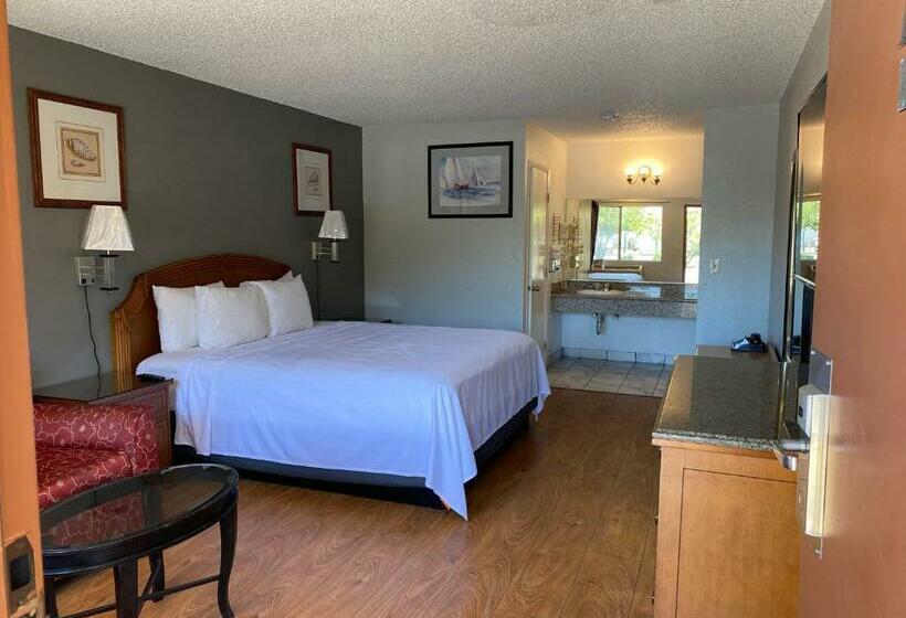 キングサイズベッドのスタンダードルーム, Howard Johnson By Wyndham Azusa