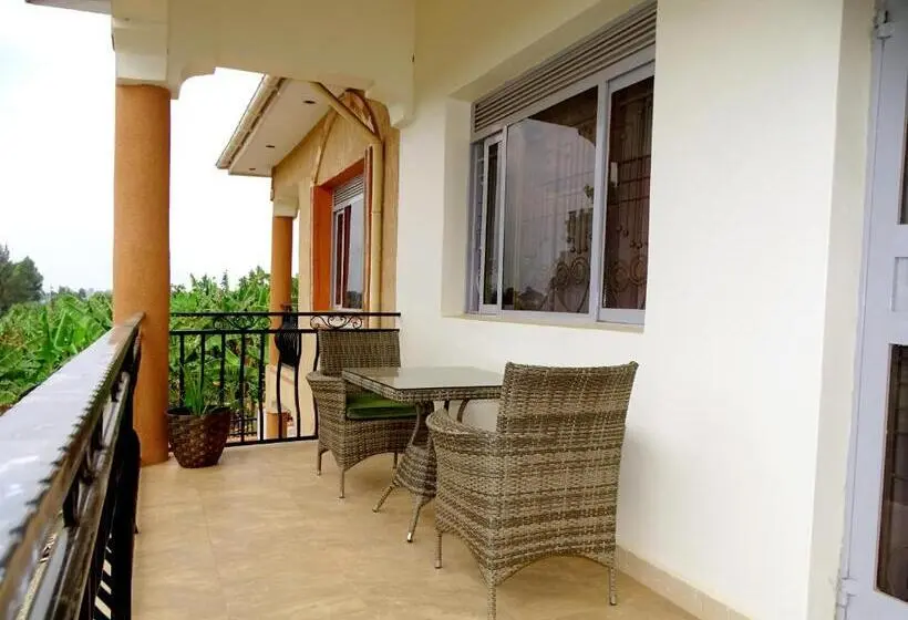 اتاق استاندارد یک نفره, Mary Keeri Suites