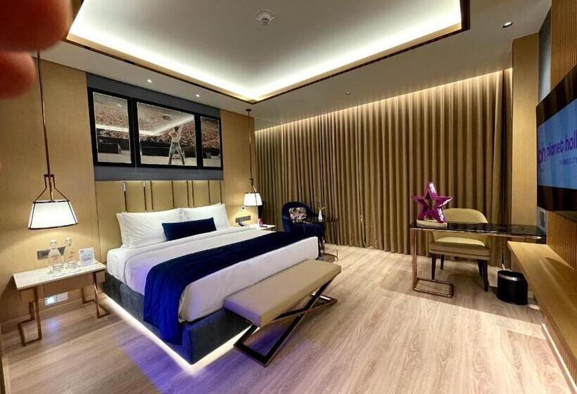 Номер Deluxe Кровать Кинг, Planet Hollywood Thane