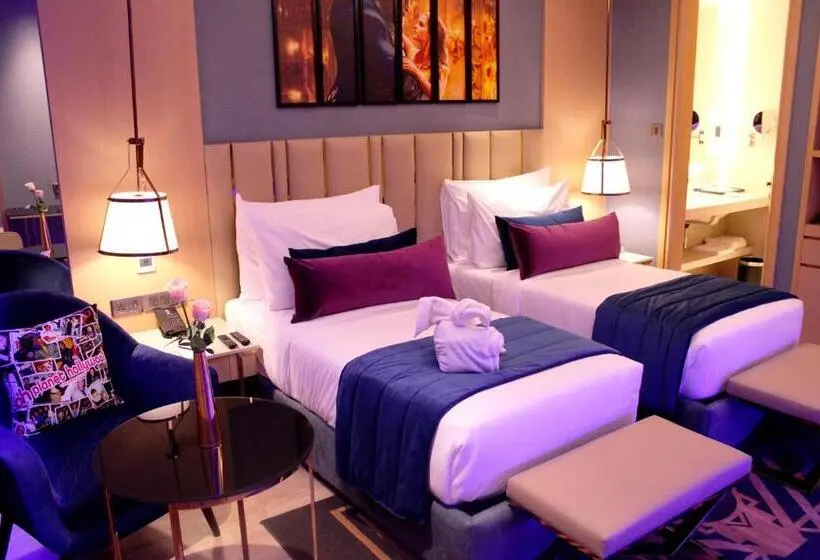 Chambre Supérieure, Planet Hollywood Thane