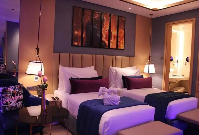 Chambre Supérieure, Planet Hollywood Thane