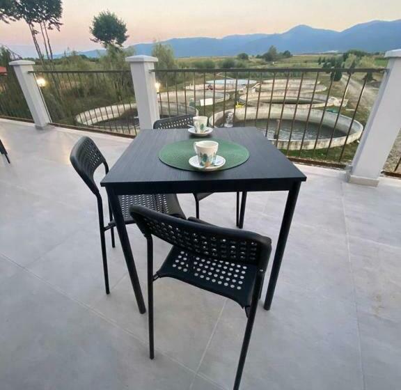 Номер Стандарт Вид на Горы, La Izvoare Pensiune Păstrăvărie